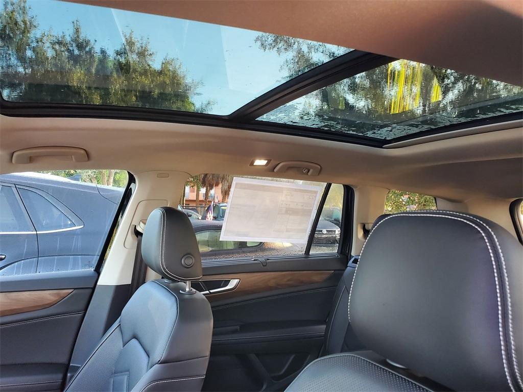 new 2025 Volkswagen Atlas car, priced at $40,813