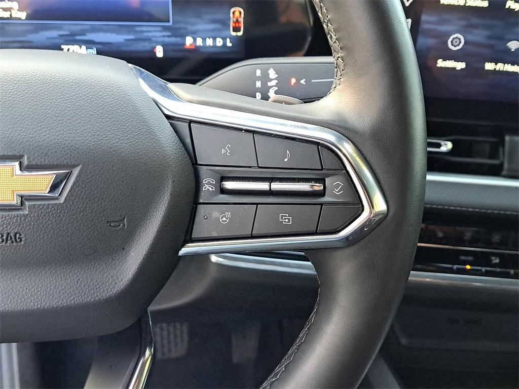 used 2025 Chevrolet Equinox car, priced at $23,099