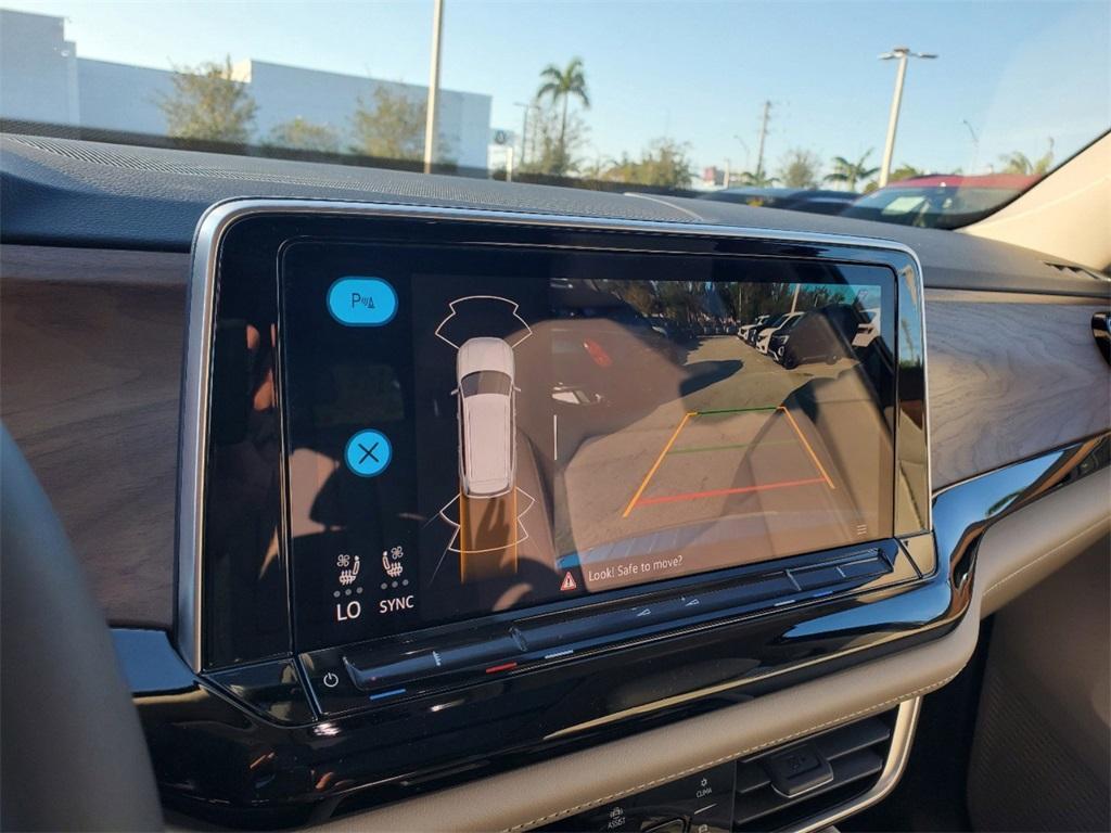 new 2025 Volkswagen Atlas car, priced at $40,813