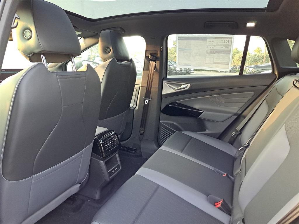 new 2025 Volkswagen ID.4 car, priced at $49,432