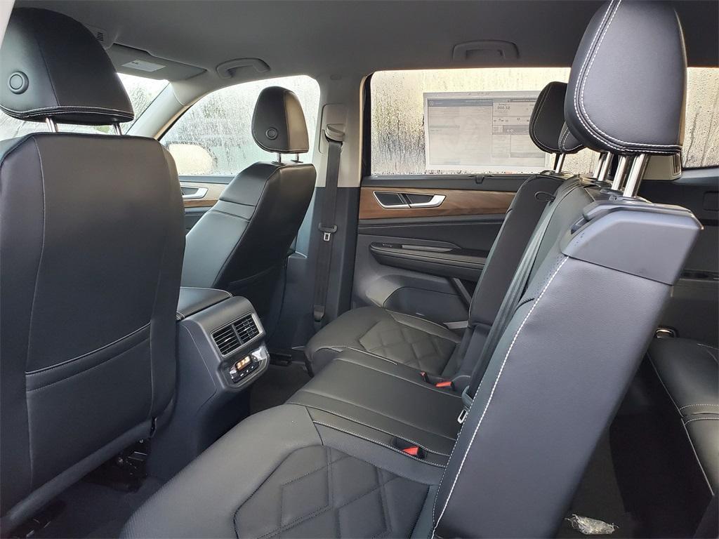 new 2025 Volkswagen Atlas car, priced at $40,466