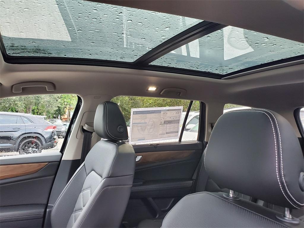 new 2025 Volkswagen Atlas car, priced at $42,096