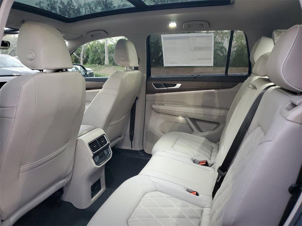 new 2025 Volkswagen Atlas car, priced at $50,668