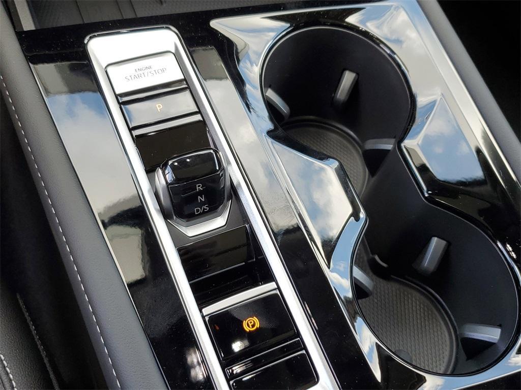 new 2025 Volkswagen Atlas car, priced at $40,466
