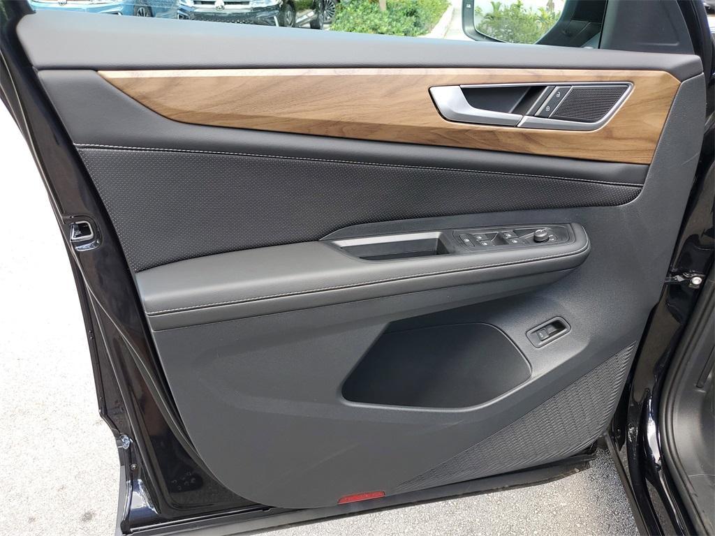 new 2025 Volkswagen Atlas car, priced at $40,466