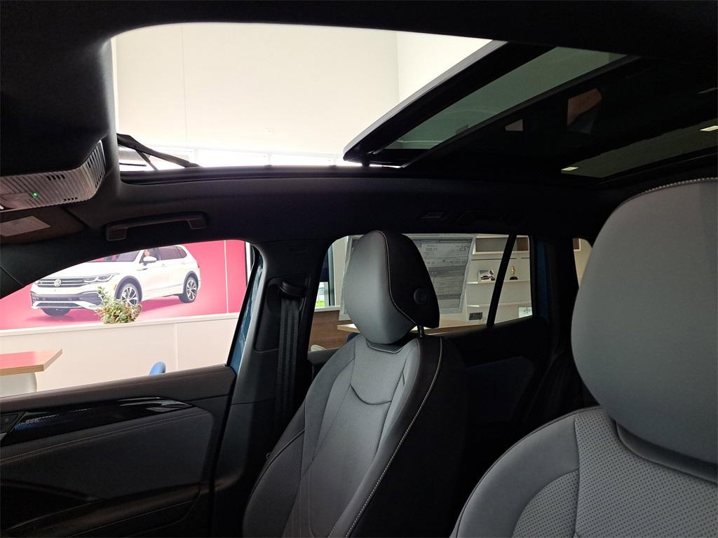 new 2025 Volkswagen Tiguan car, priced at $38,962