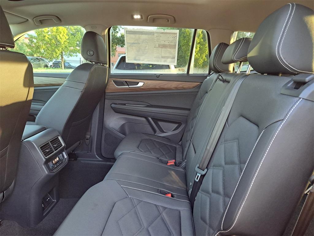 new 2025 Volkswagen Atlas car, priced at $41,584
