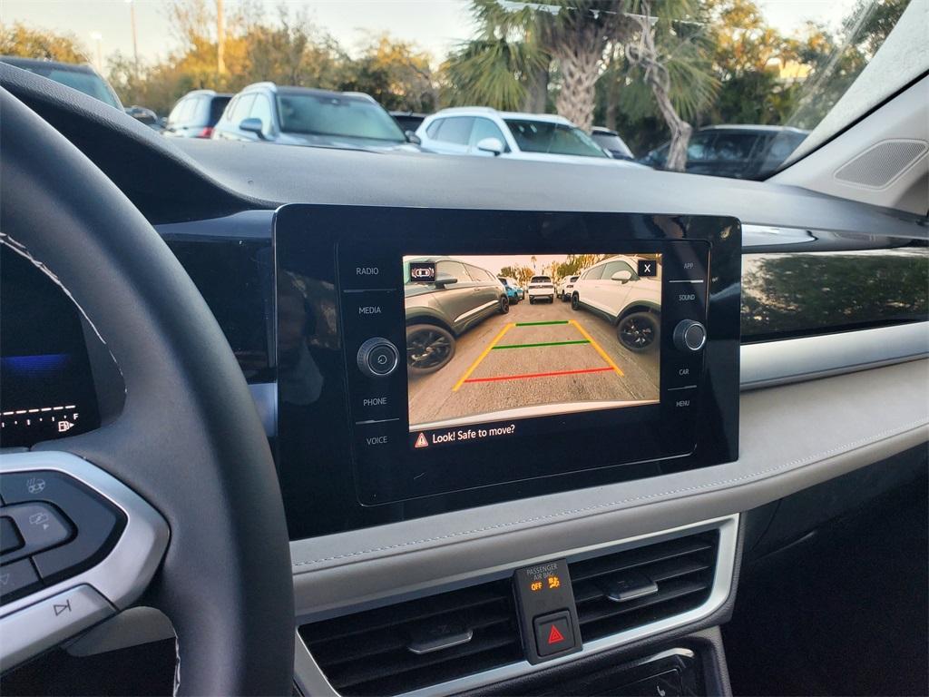 new 2025 Volkswagen Taos car