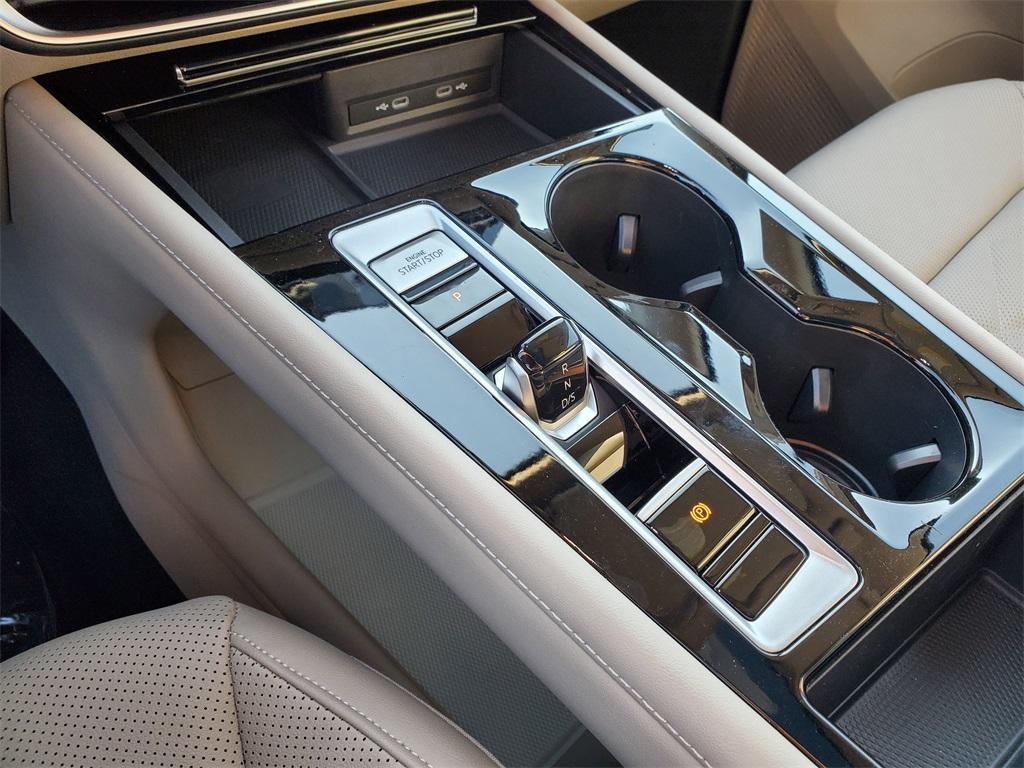 new 2025 Volkswagen Atlas car, priced at $41,325