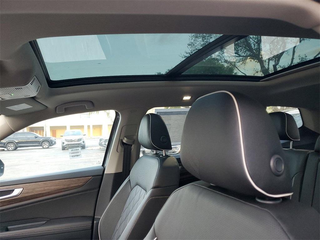 new 2025 Volkswagen Atlas car, priced at $51,105