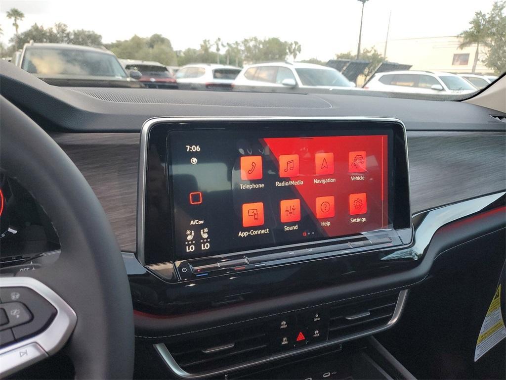 new 2025 Volkswagen Atlas car, priced at $51,105
