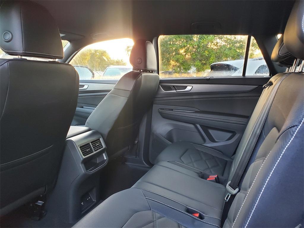 new 2025 Volkswagen Atlas Cross Sport car, priced at $43,244