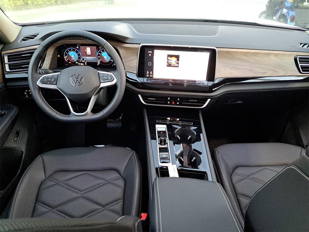 new 2025 Volkswagen Atlas car, priced at $42,096