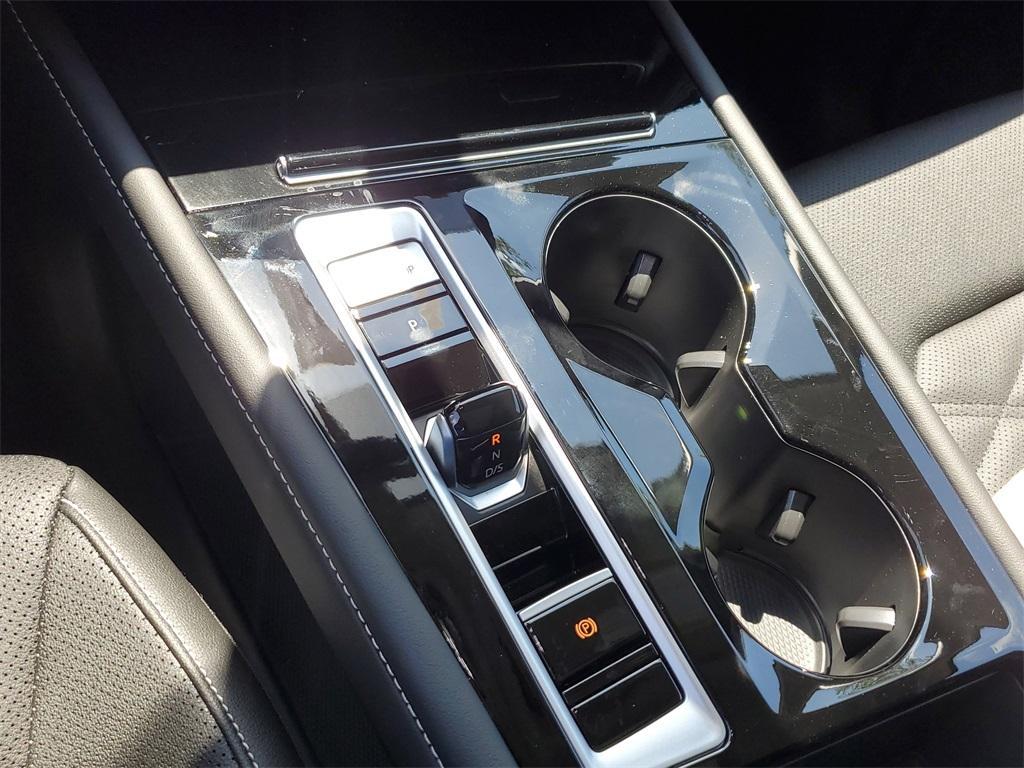 new 2025 Volkswagen Atlas car, priced at $40,986