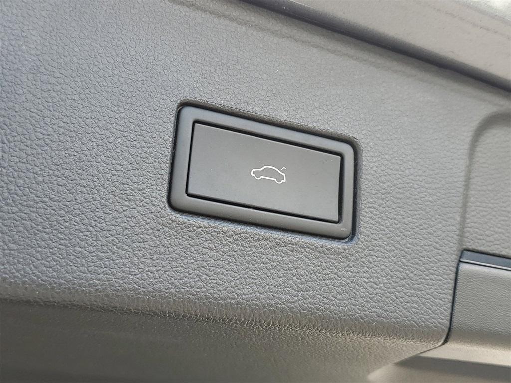 used 2022 Volkswagen Atlas car, priced at $30,991