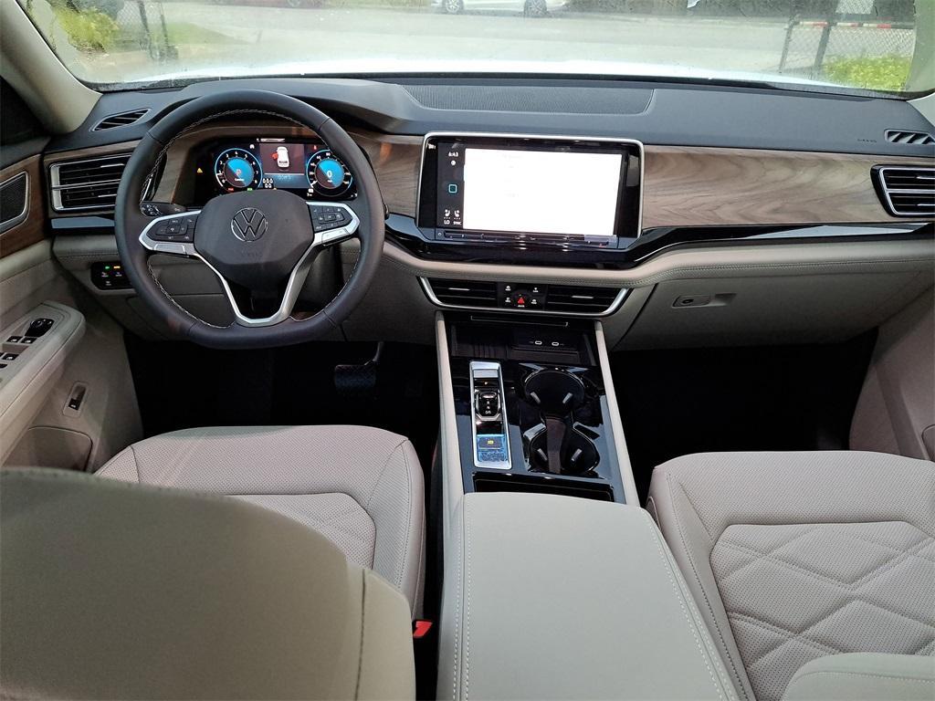 new 2025 Volkswagen Atlas car, priced at $40,986
