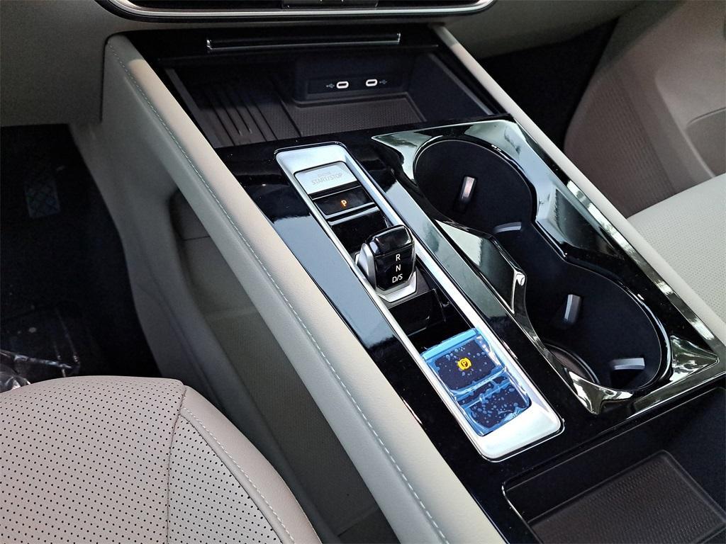 new 2025 Volkswagen Atlas car, priced at $40,986