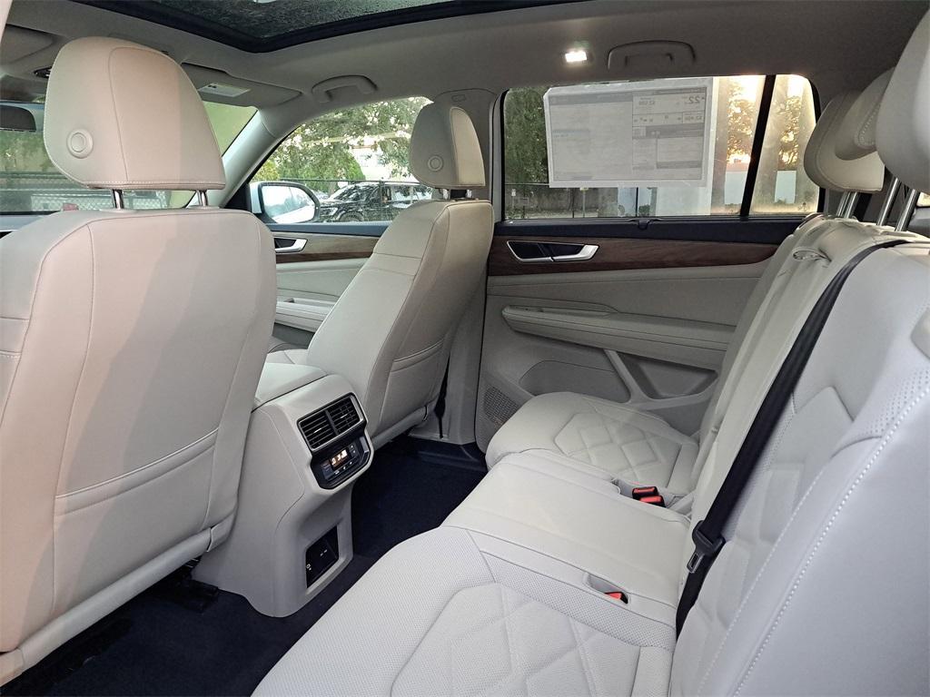new 2025 Volkswagen Atlas car, priced at $40,986