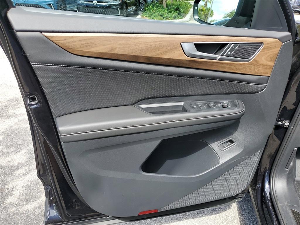 new 2025 Volkswagen Atlas car, priced at $40,466