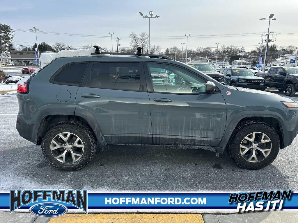 used 2015 Jeep Cherokee car, priced at $12,399