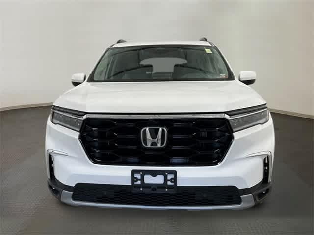 new 2025 Honda Pilot car, priced at $54,930