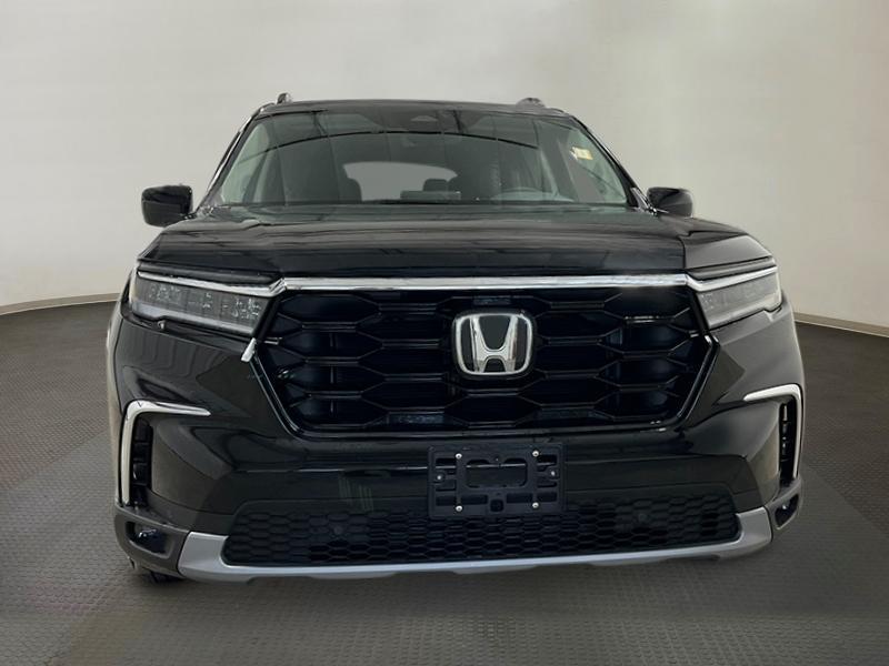 new 2025 Honda Pilot car, priced at $50,995