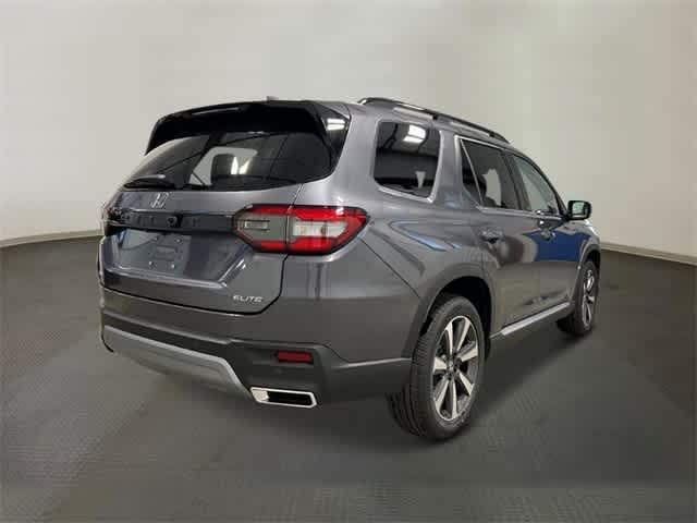 new 2025 Honda Pilot car, priced at $54,530