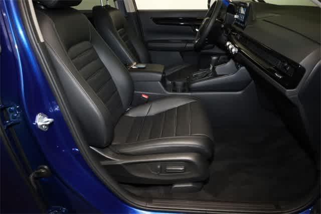 used 2023 Honda CR-V car, priced at $30,999