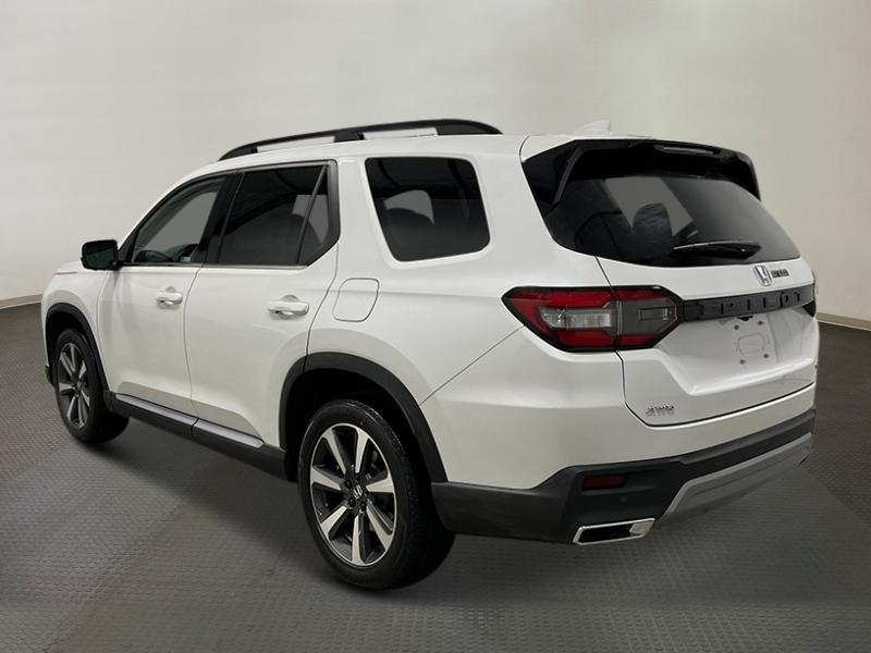 new 2025 Honda Pilot car, priced at $54,985