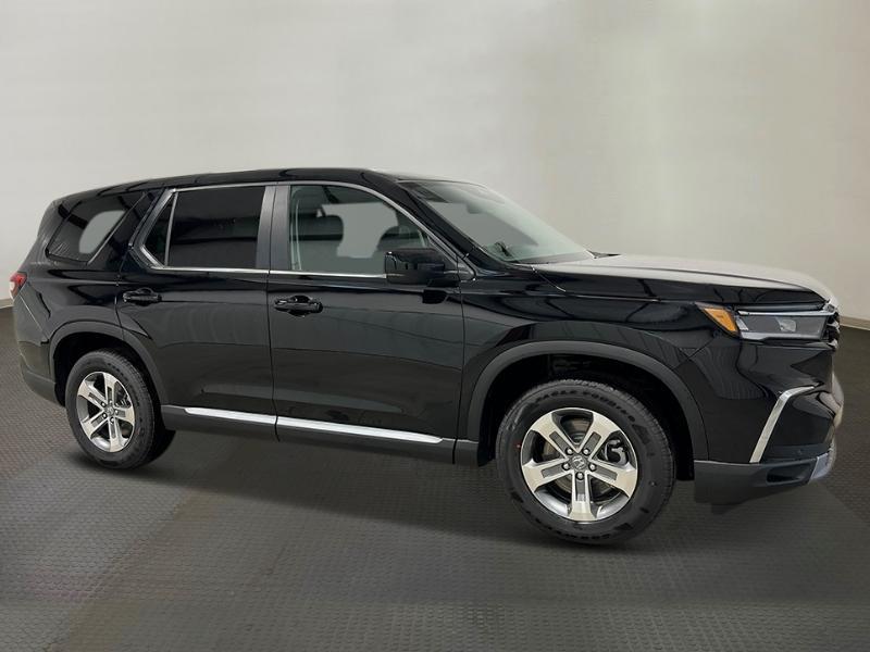 new 2025 Honda Pilot car, priced at $47,050