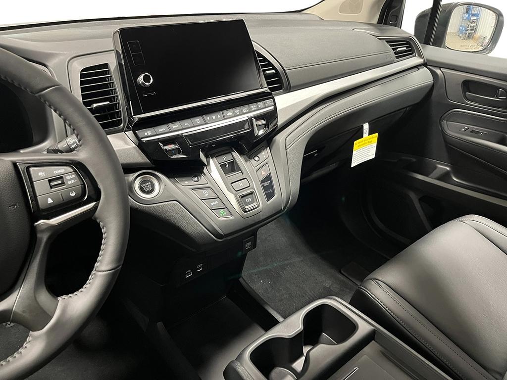 new 2025 Honda Odyssey car, priced at $43,670