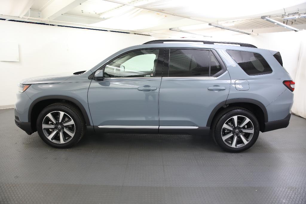 new 2025 Honda Pilot car, priced at $51,505