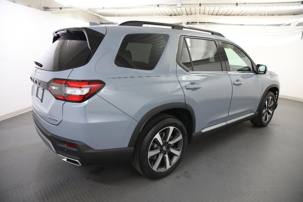 new 2025 Honda Pilot car, priced at $51,505
