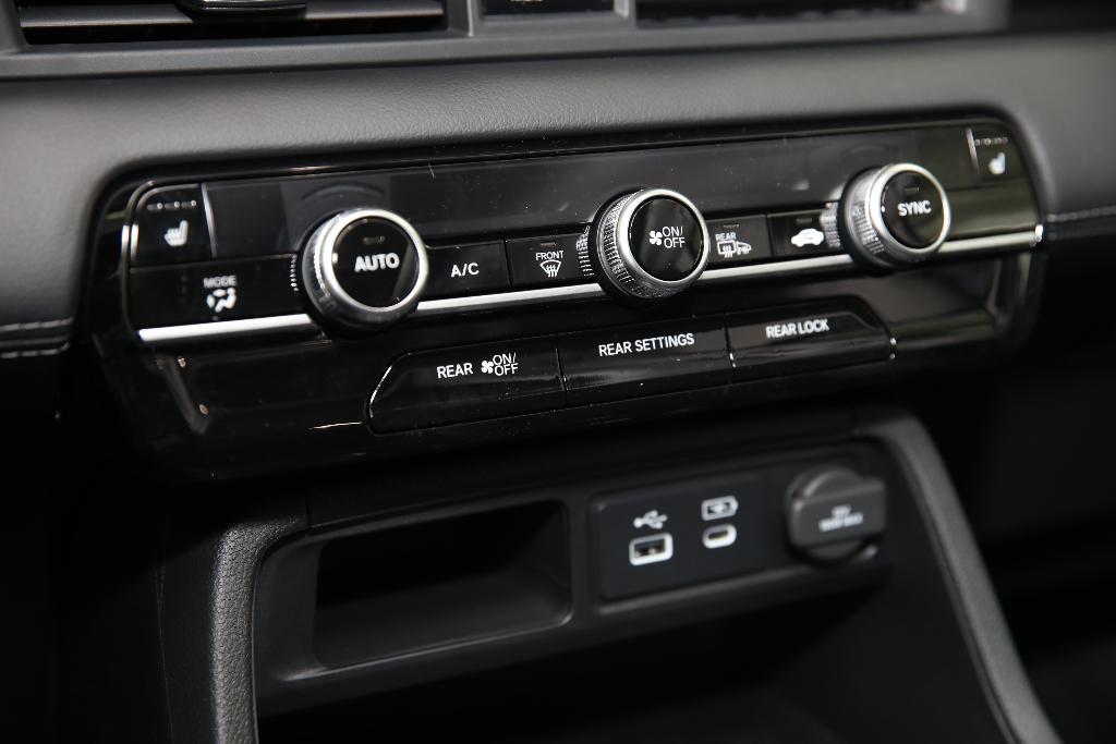 new 2025 Honda Pilot car, priced at $51,505