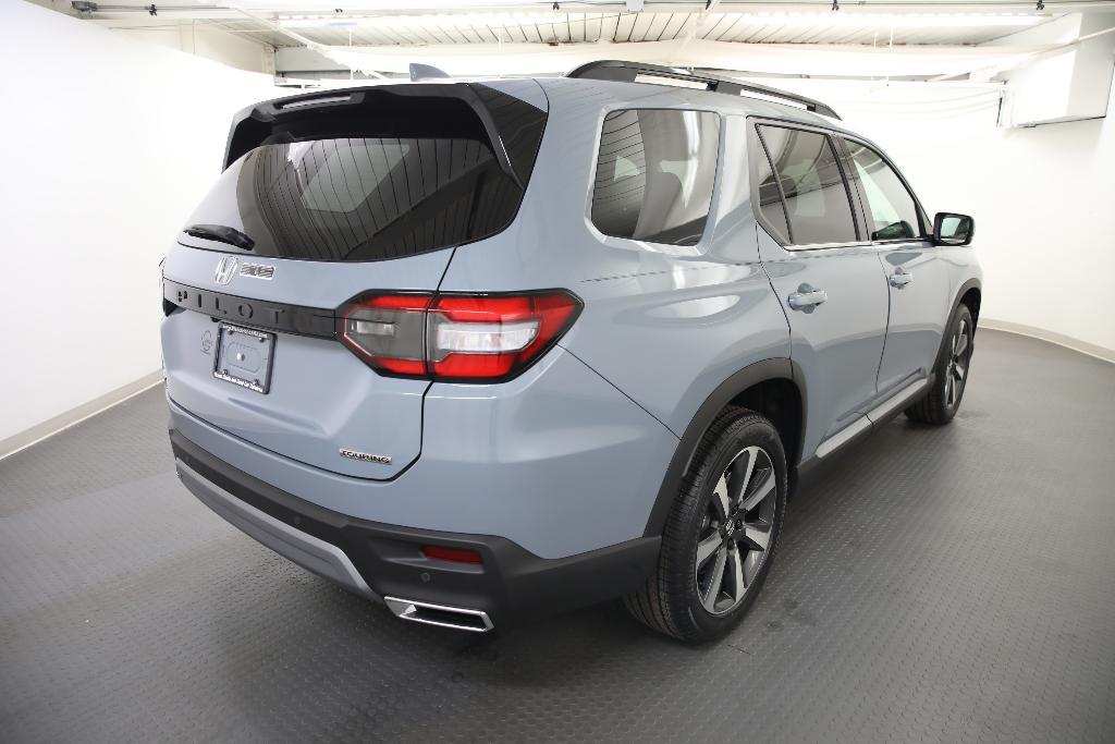 new 2025 Honda Pilot car, priced at $51,505
