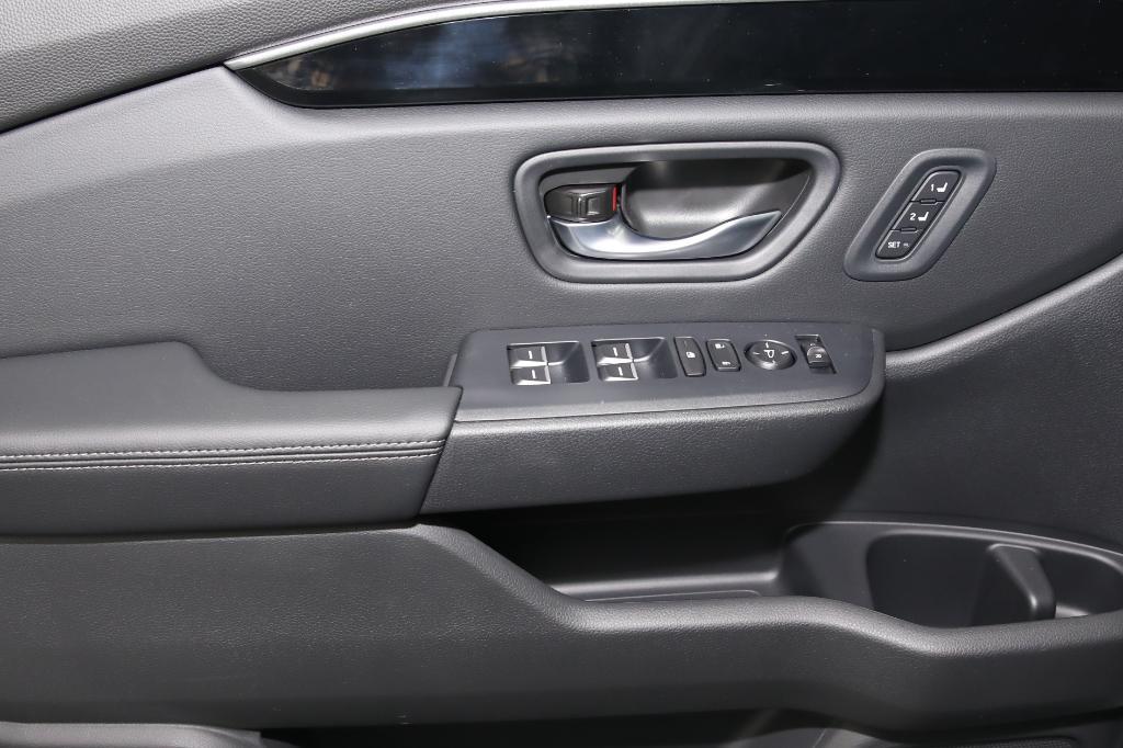 new 2025 Honda Pilot car, priced at $51,505