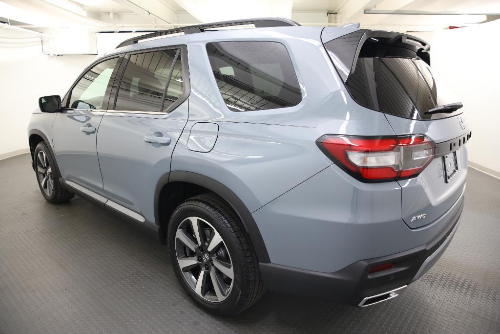 new 2025 Honda Pilot car, priced at $51,505