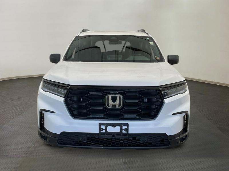 new 2025 Honda Pilot car, priced at $44,205
