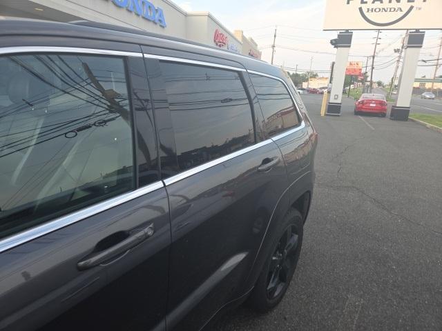 used 2015 Jeep Grand Cherokee car, priced at $13,395