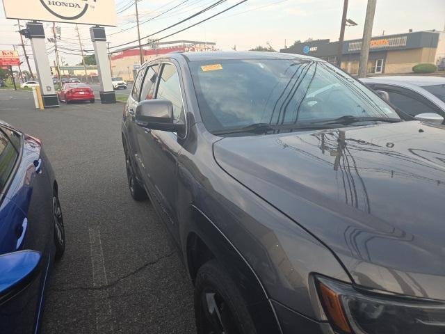 used 2015 Jeep Grand Cherokee car, priced at $13,395