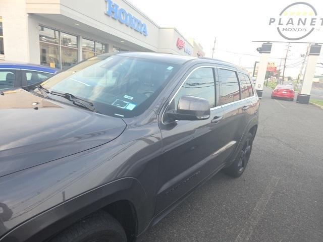 used 2015 Jeep Grand Cherokee car, priced at $13,395