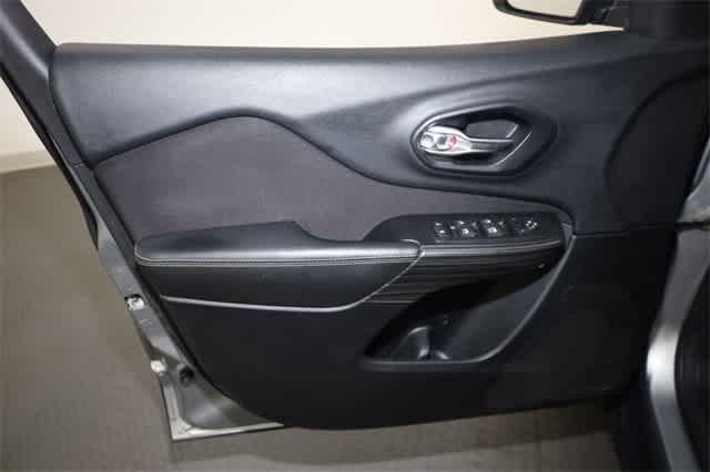 used 2015 Jeep Cherokee car, priced at $8,523