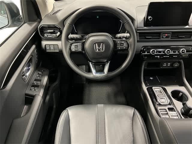 new 2025 Honda Pilot car, priced at $51,550