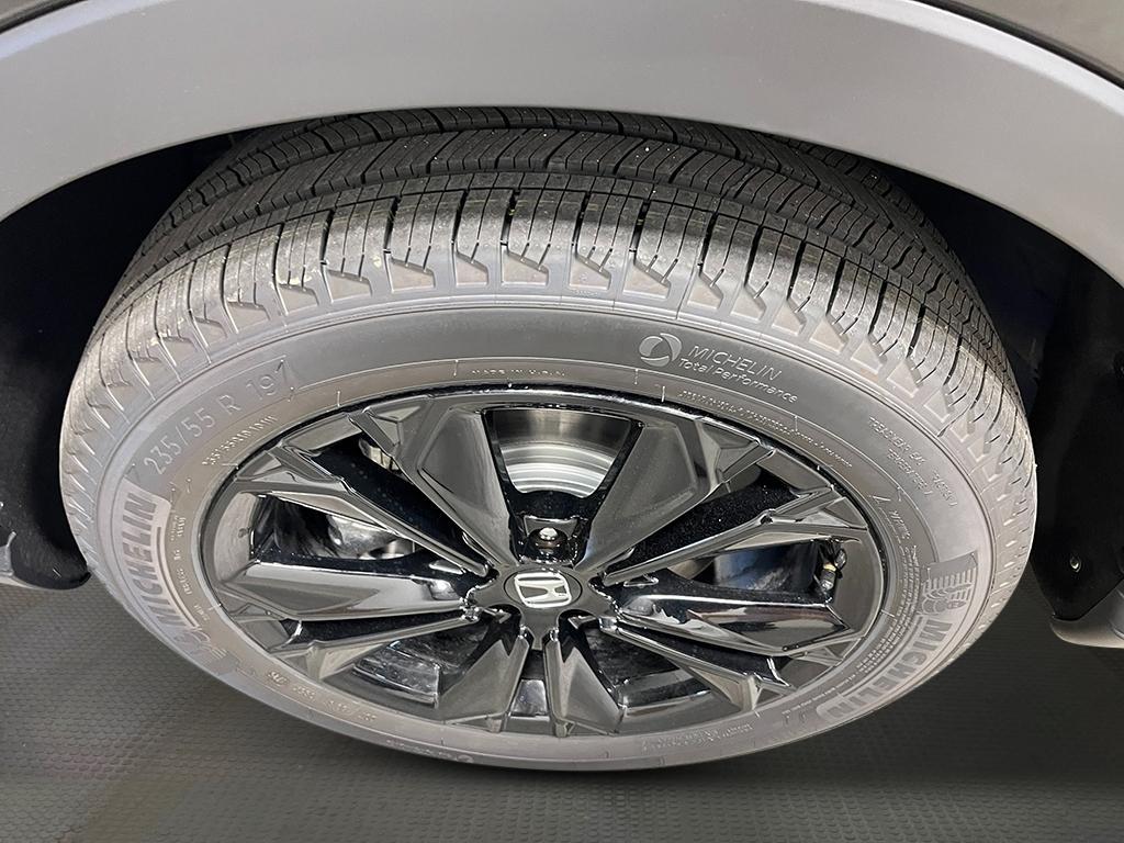 new 2026 Honda CR-V Hybrid car, priced at $43,700