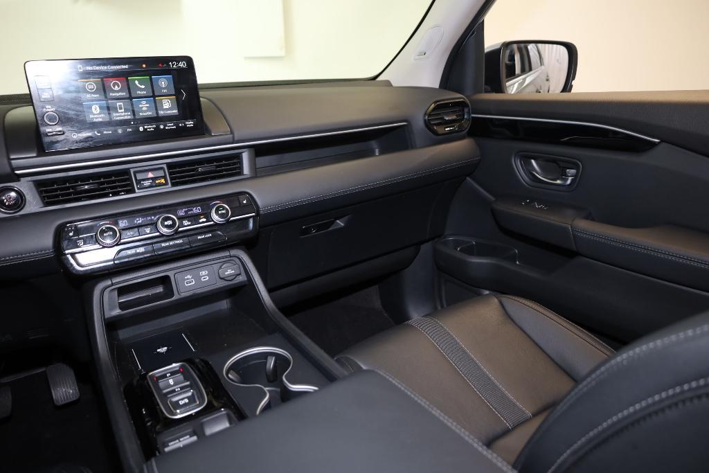 used 2023 Honda Pilot car, priced at $40,895