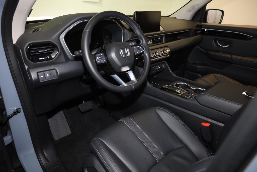 used 2023 Honda Pilot car, priced at $40,895