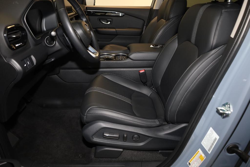 used 2023 Honda Pilot car, priced at $40,895
