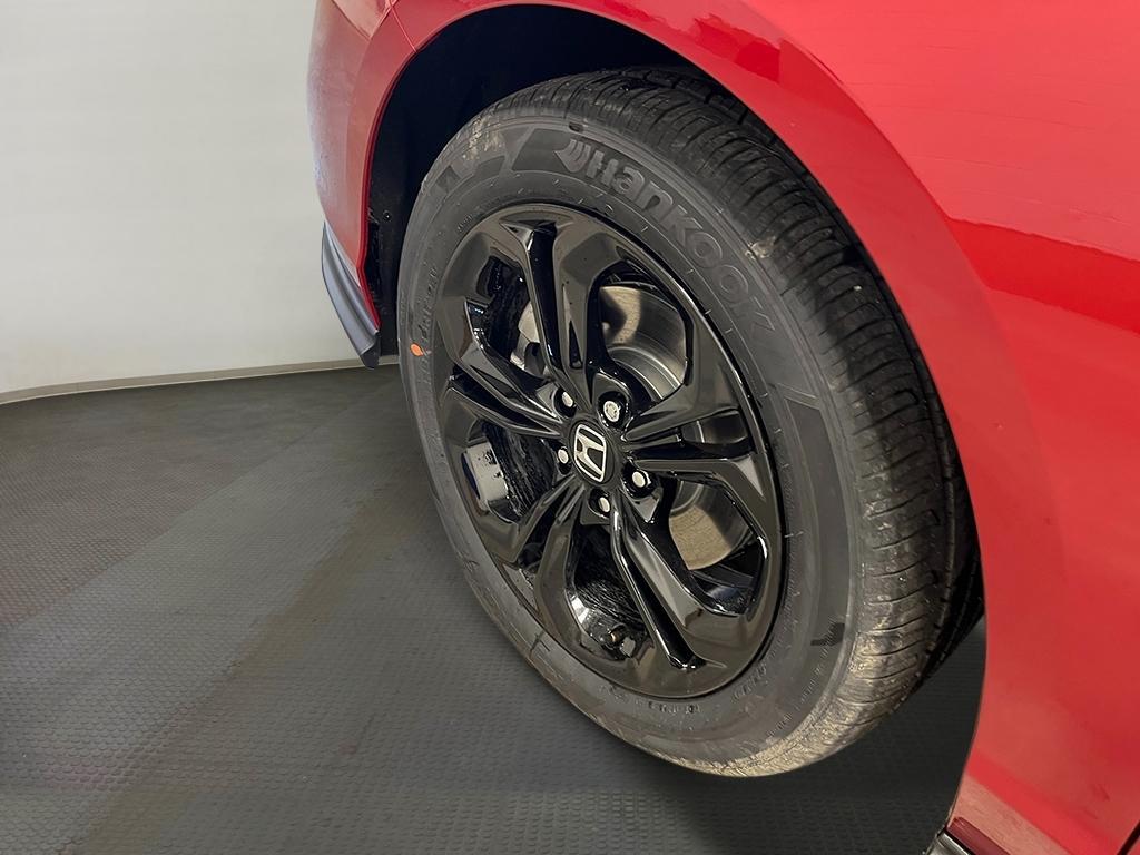 new 2025 Honda Accord car, priced at $32,165