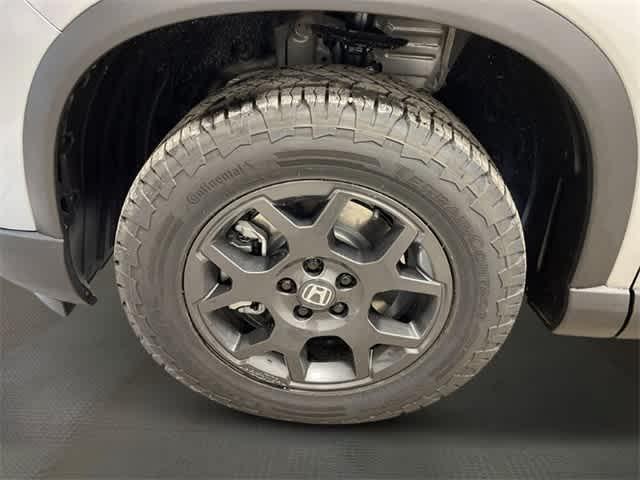 new 2025 Honda Pilot car, priced at $50,850