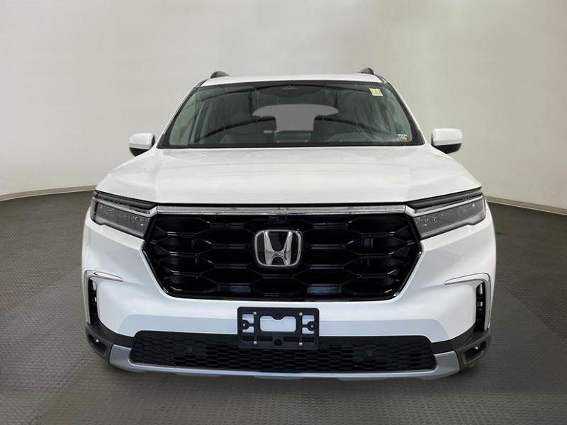 new 2025 Honda Pilot car, priced at $54,475